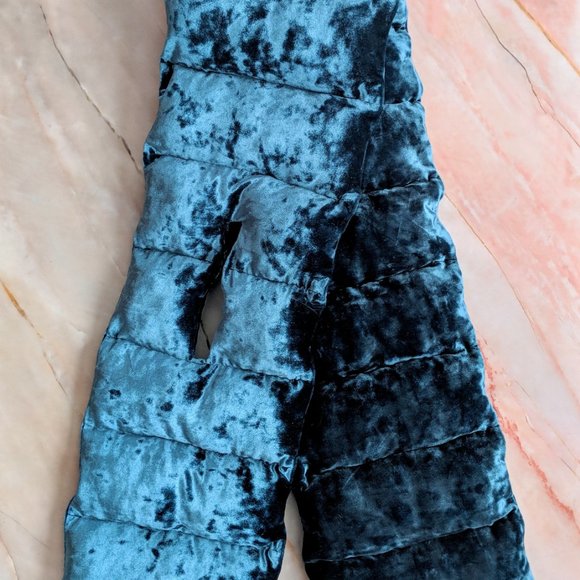 Luxe Teal Velvet Plush Pull-Through Puffer Scarf - Picture 3 of 5